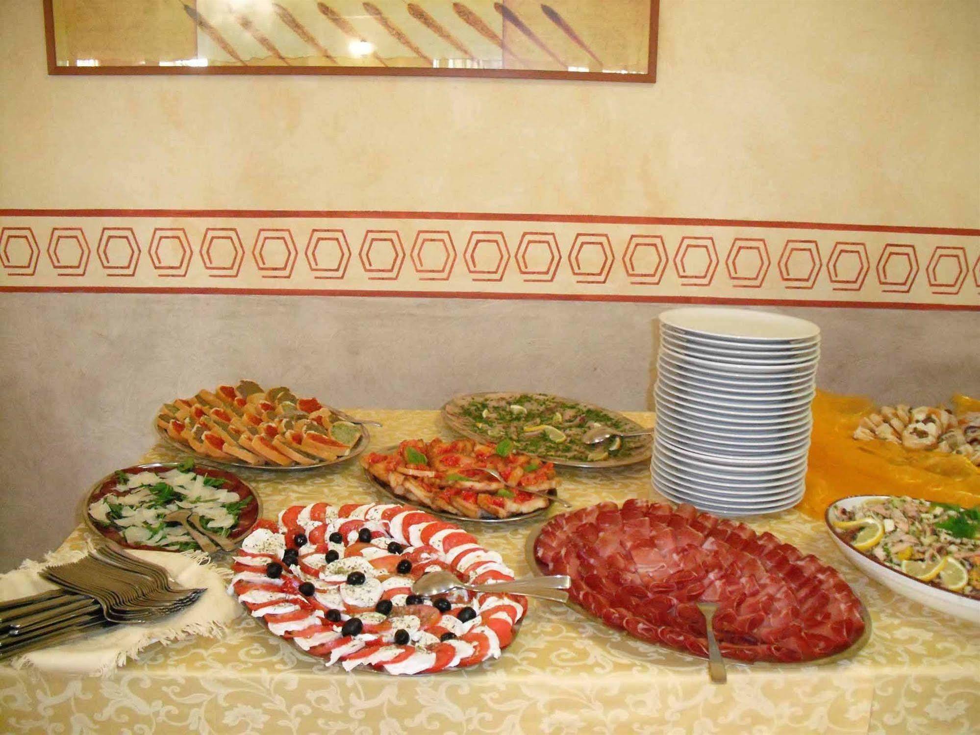 Hotel Tiziana Montepulciano Luaran gambar